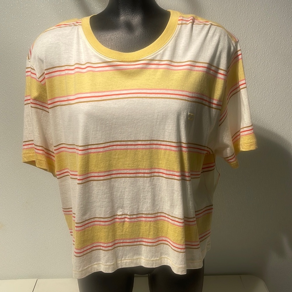 Women’s Billabong Soul Babe 2 Tee size L color Pineapple New!!